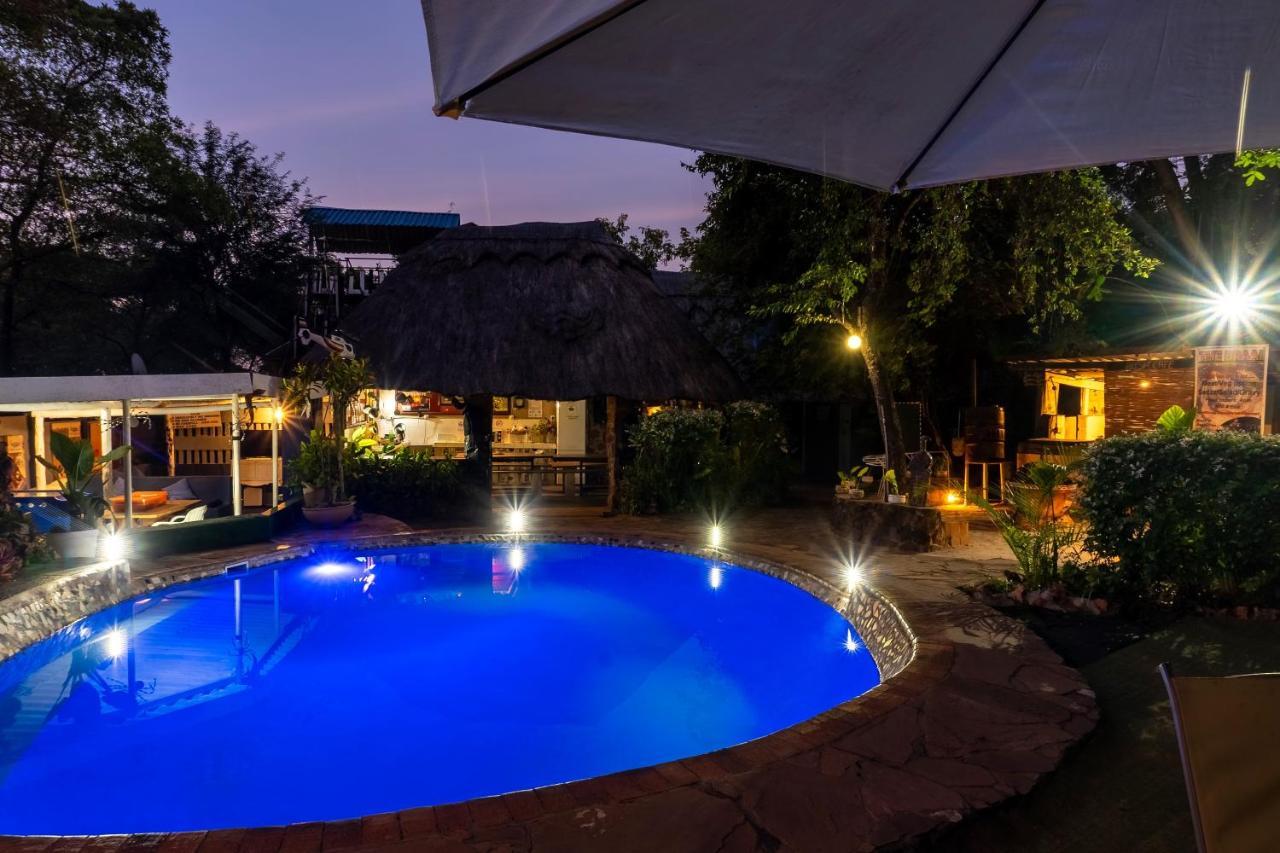 Victoria Falls Backpackers Lodge- Camp Sites Extérieur photo