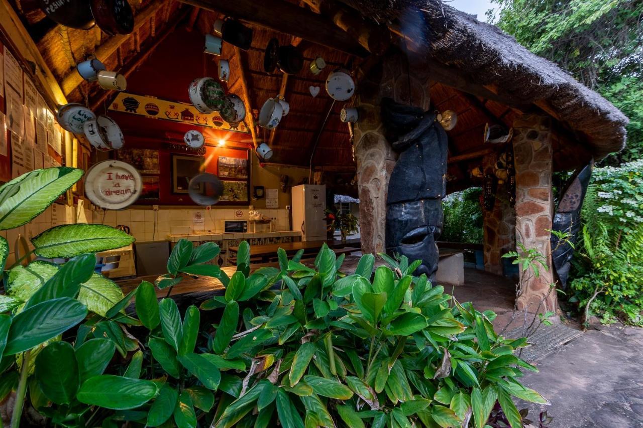 Victoria Falls Backpackers Lodge- Camp Sites Extérieur photo