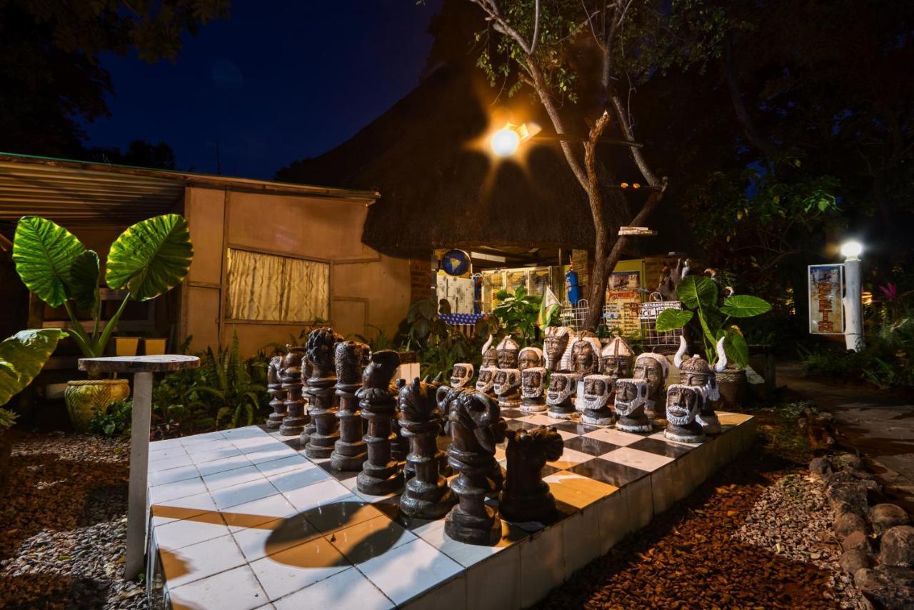 Victoria Falls Backpackers Lodge- Camp Sites Extérieur photo