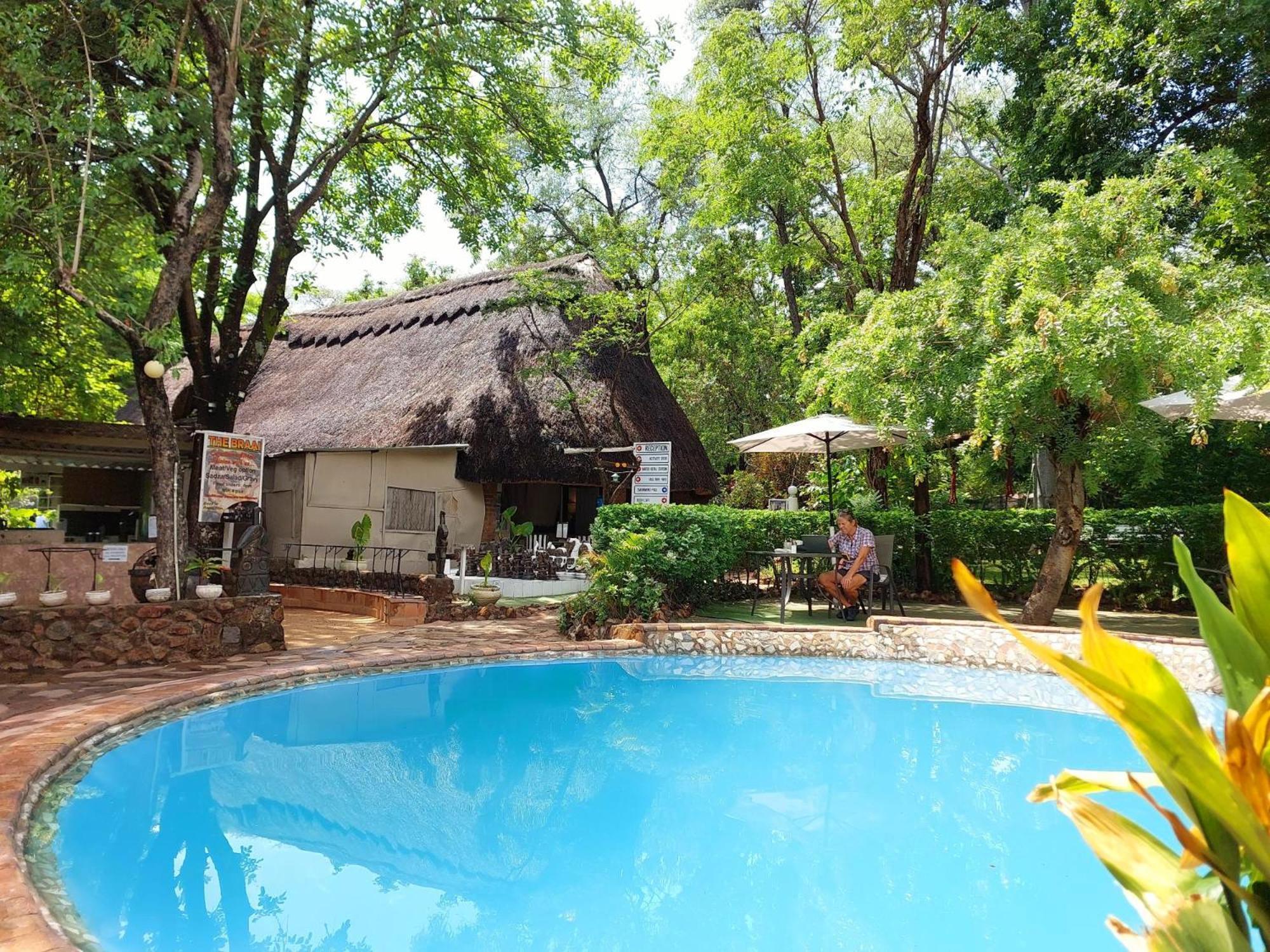 Victoria Falls Backpackers Lodge- Camp Sites Extérieur photo