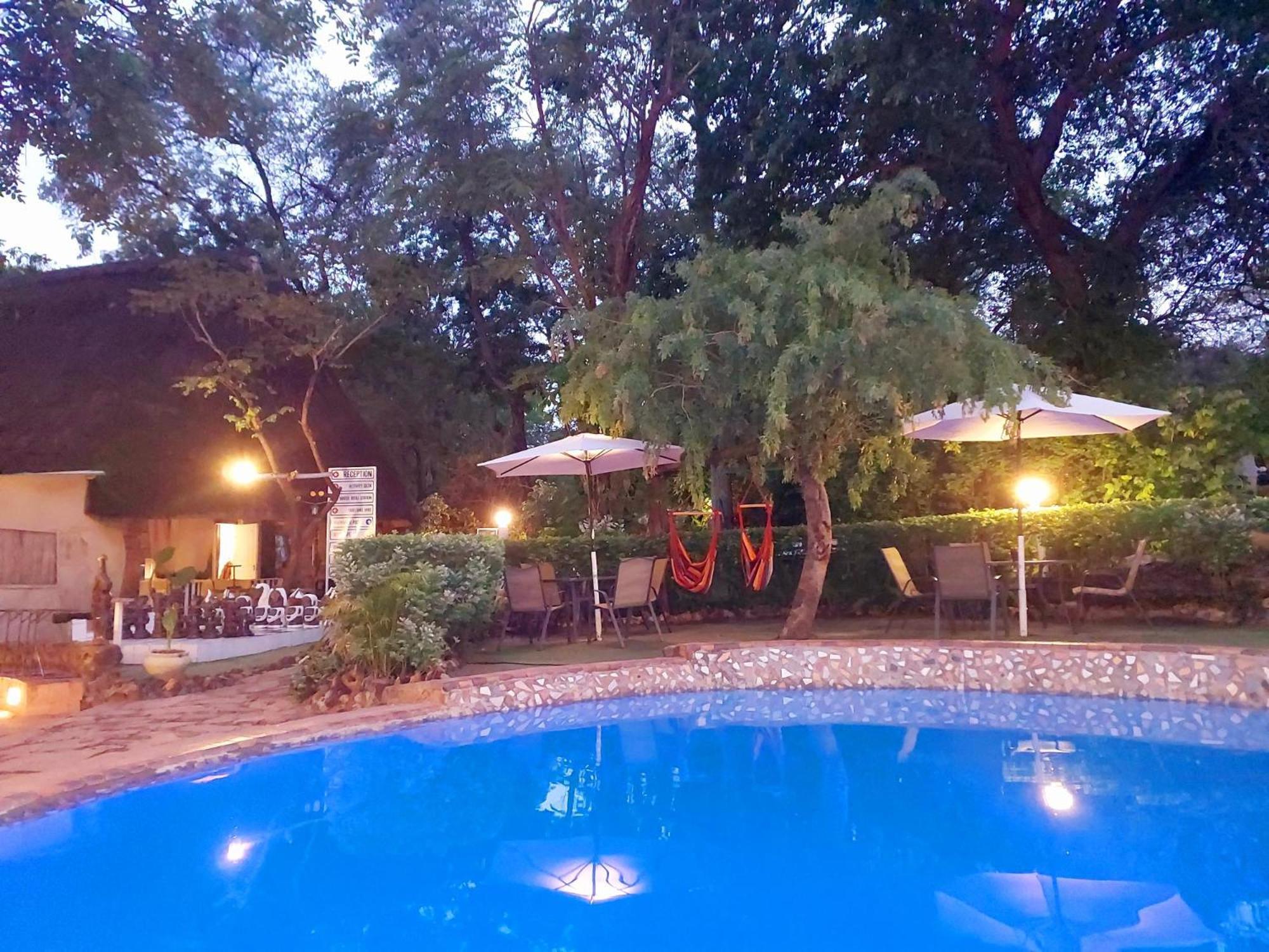 Victoria Falls Backpackers Lodge- Camp Sites Extérieur photo