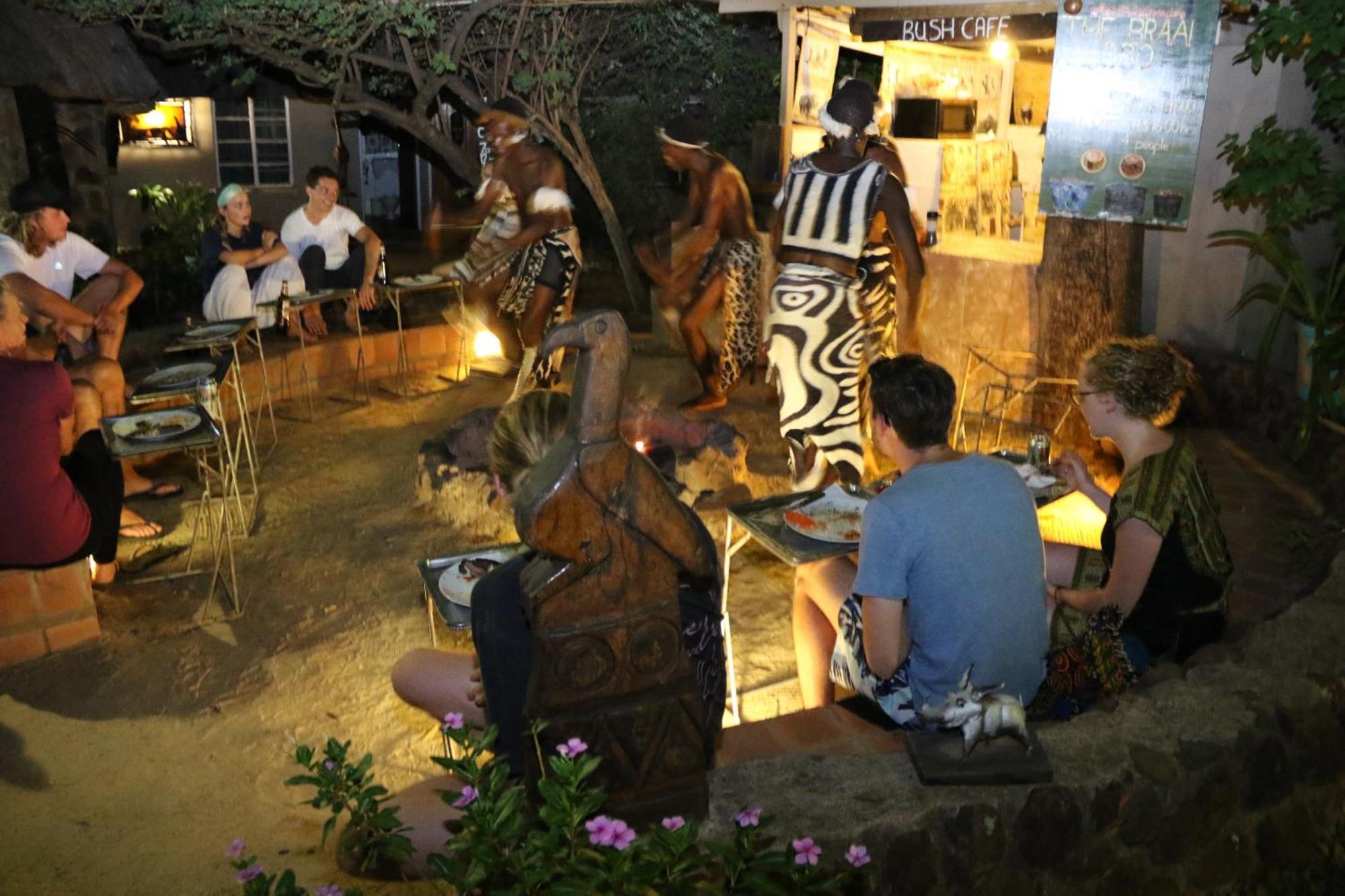 Victoria Falls Backpackers Lodge- Camp Sites Extérieur photo